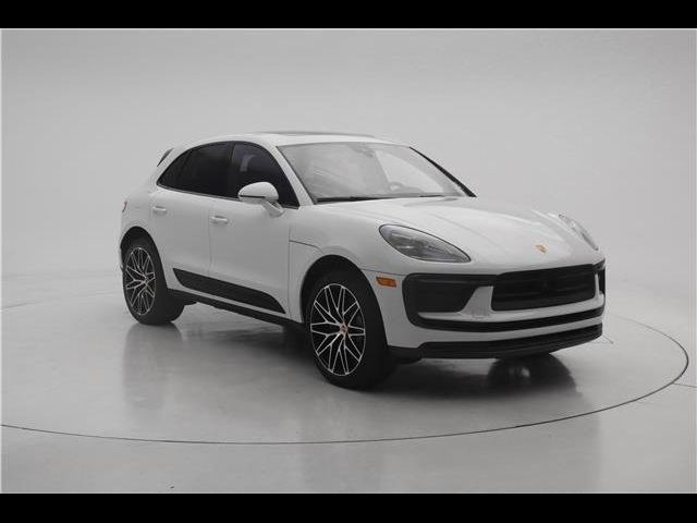 2024 Porsche Macan Base