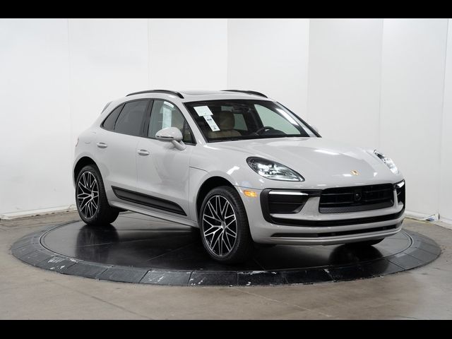 2024 Porsche Macan Base