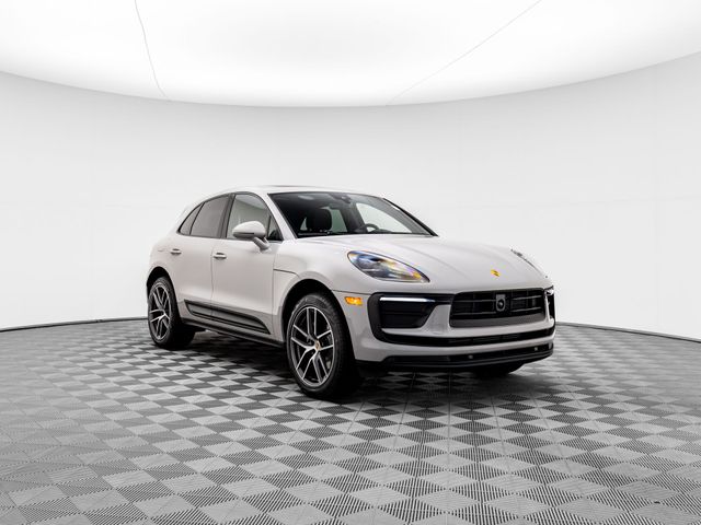 2024 Porsche Macan Base