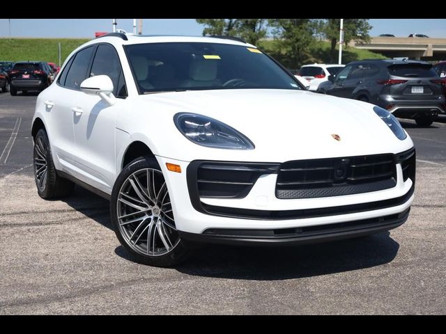 2024 Porsche Macan 