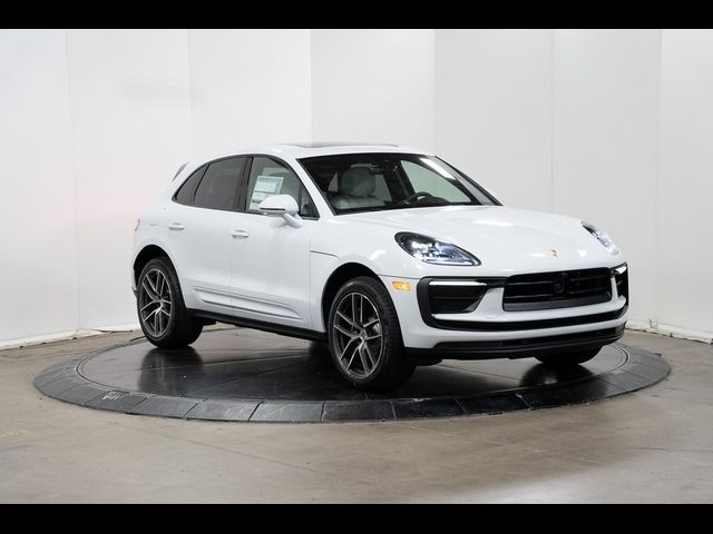 2024 Porsche Macan Base