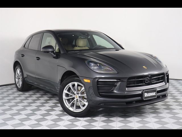 2024 Porsche Macan Base