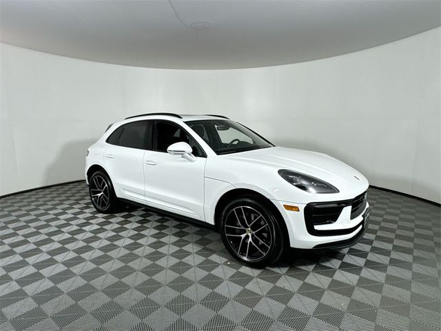 2024 Porsche Macan Base