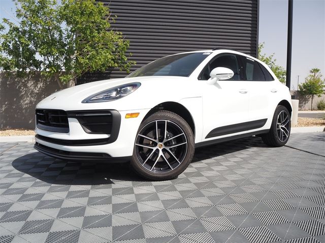 2024 Porsche Macan Base