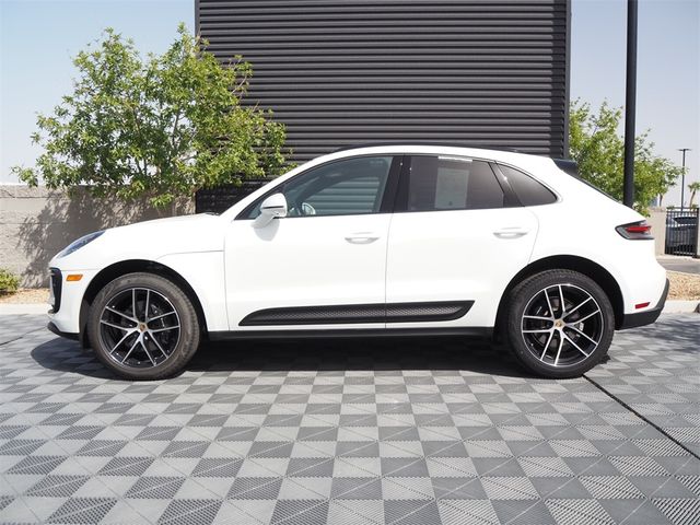 2024 Porsche Macan Base