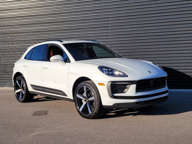 2024 Porsche Macan Base