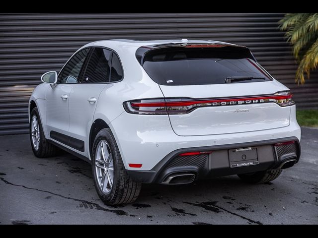 2024 Porsche Macan Base