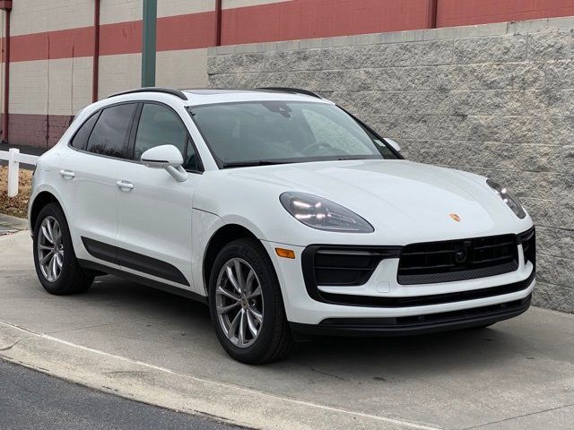 2024 Porsche Macan Base