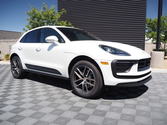 2024 Porsche Macan Base