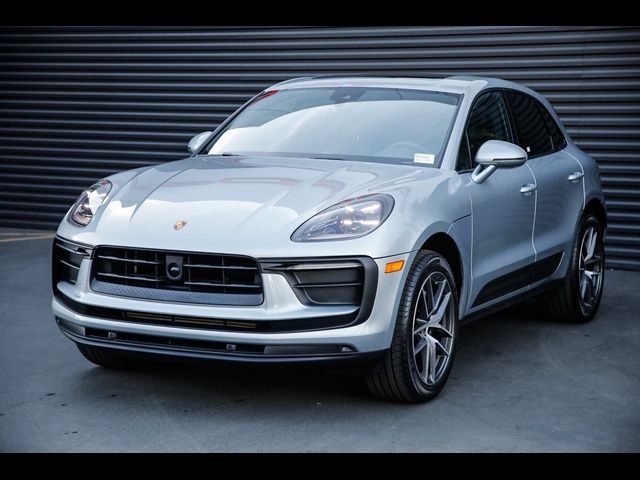 2024 Porsche Macan Base