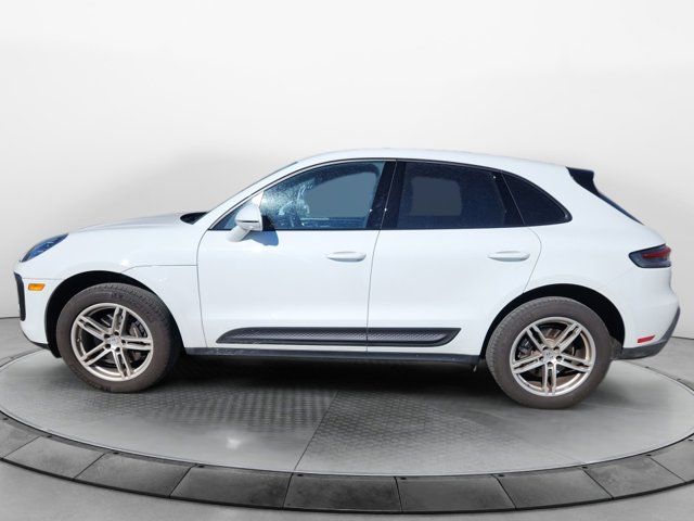 2024 Porsche Macan Base