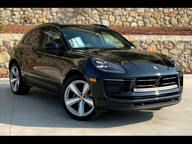 2024 Porsche Macan Base