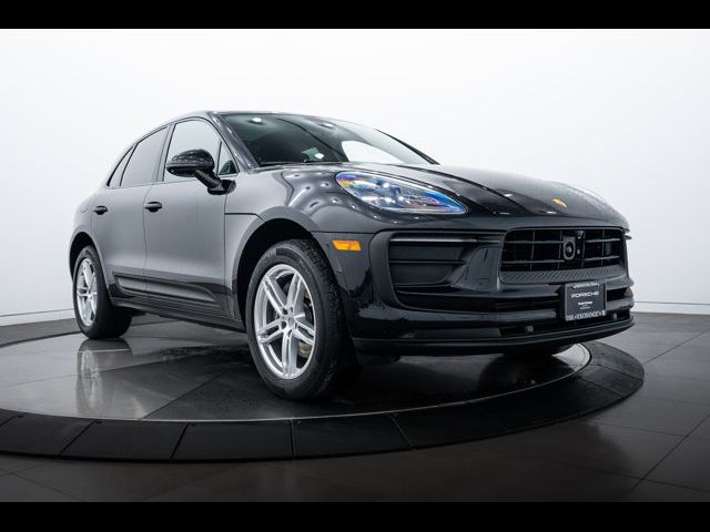 2024 Porsche Macan Base