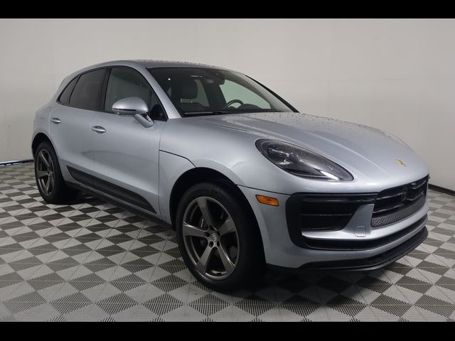 2024 Porsche Macan Base