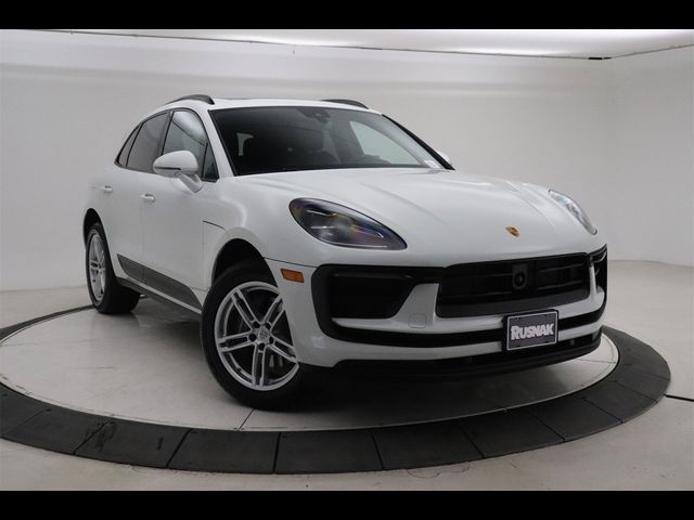 2024 Porsche Macan Base