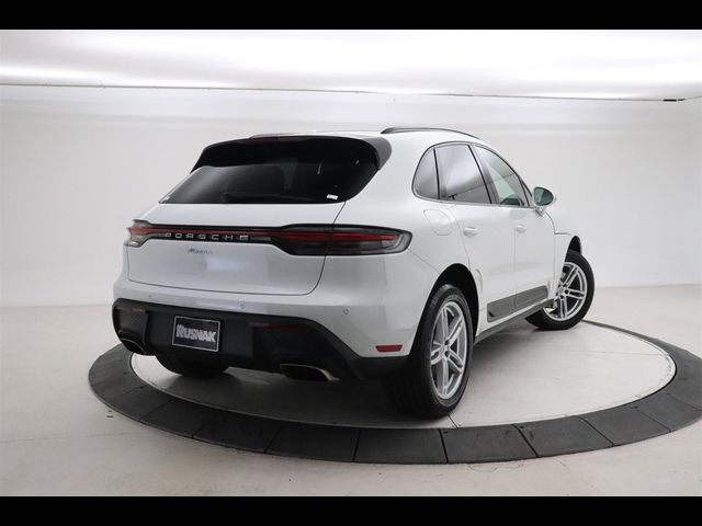 2024 Porsche Macan Base