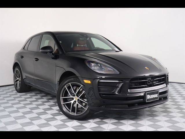 2024 Porsche Macan Base