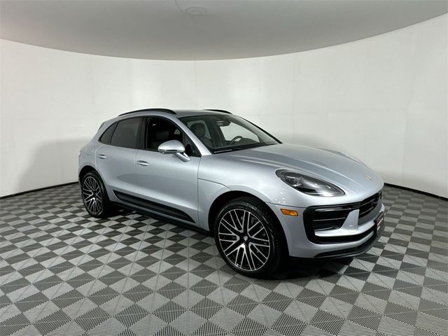 2024 Porsche Macan Base