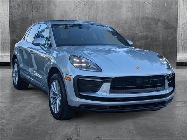 2024 Porsche Macan Base