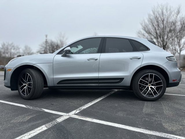 2024 Porsche Macan Base