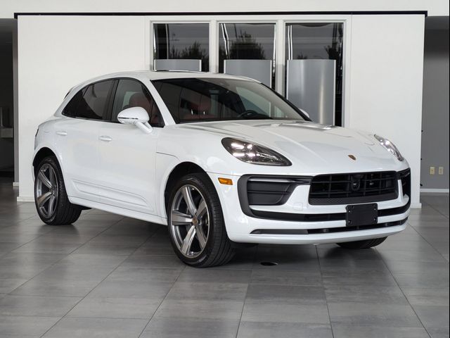 2024 Porsche Macan Base