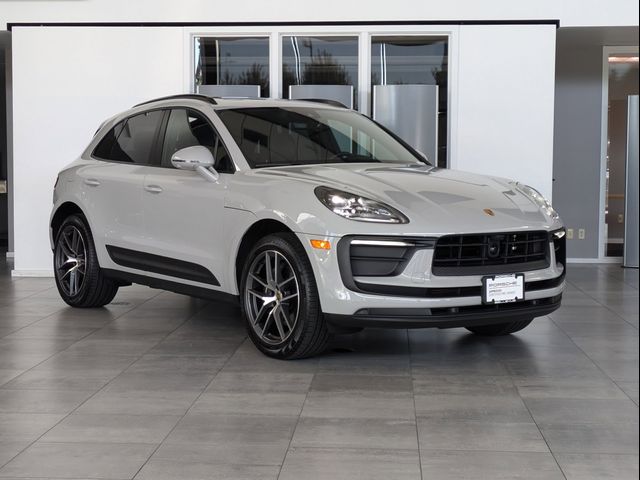 2024 Porsche Macan Base