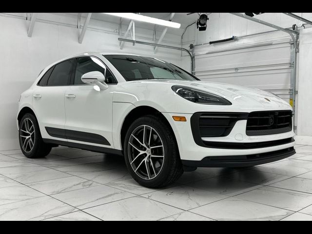 2024 Porsche Macan Base