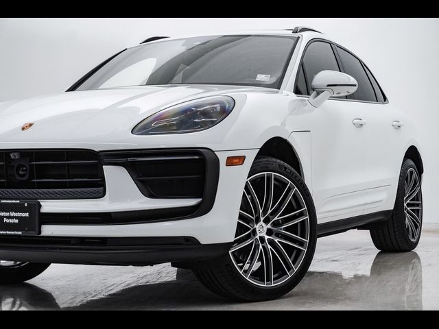 2024 Porsche Macan Base