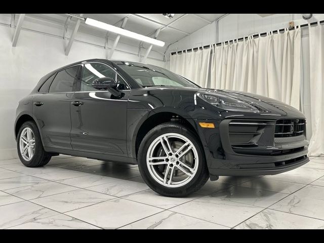 2024 Porsche Macan Base