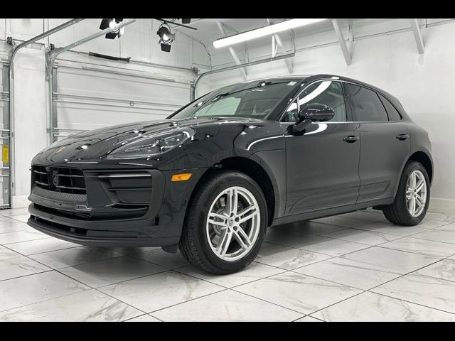 2024 Porsche Macan Base