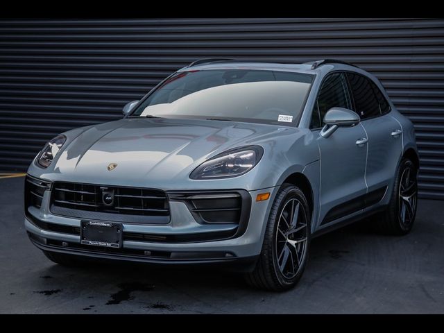 2024 Porsche Macan Base