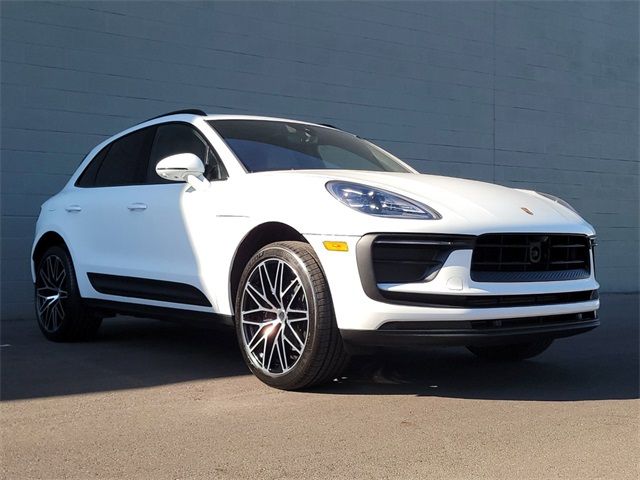 2024 Porsche Macan Base