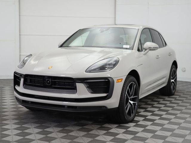 2024 Porsche Macan Base