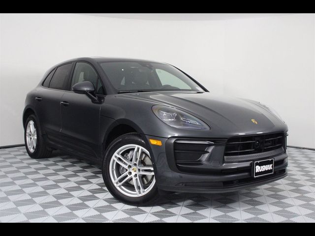 2024 Porsche Macan Base