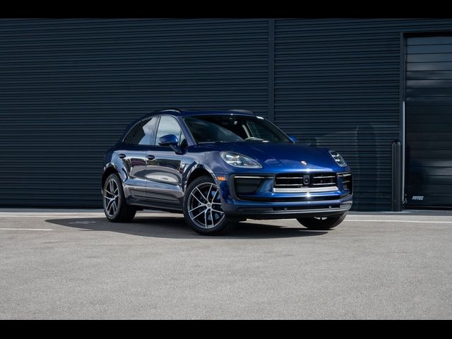 2024 Porsche Macan Base