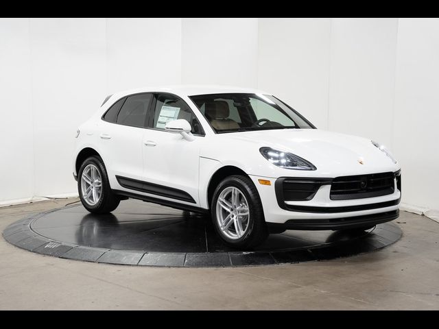 2024 Porsche Macan Base