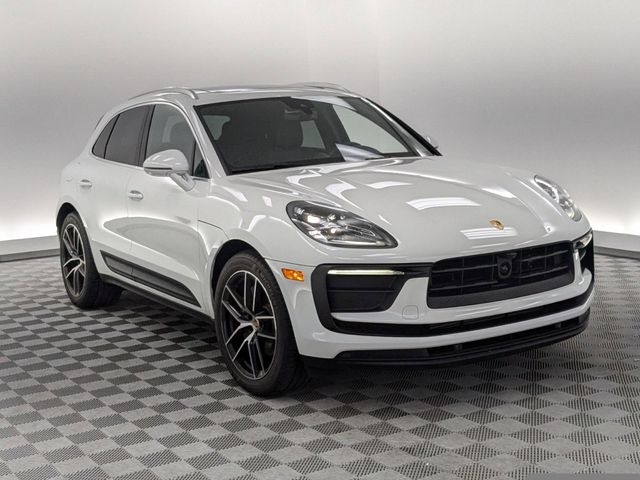 2024 Porsche Macan Base