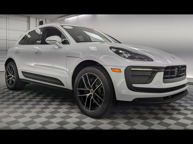 2024 Porsche Macan Base