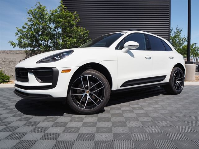 2024 Porsche Macan Base