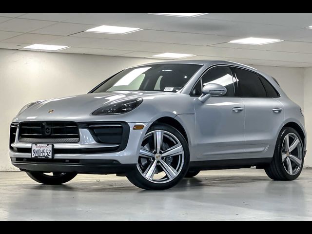 2024 Porsche Macan Base