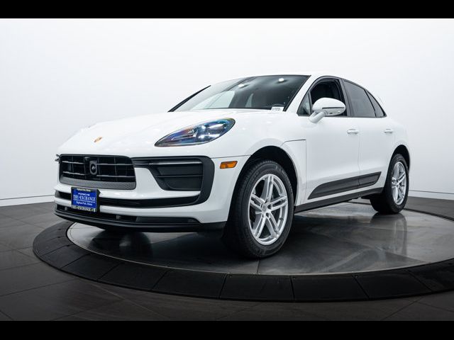 2024 Porsche Macan Base