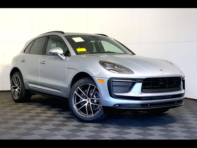 2024 Porsche Macan Base