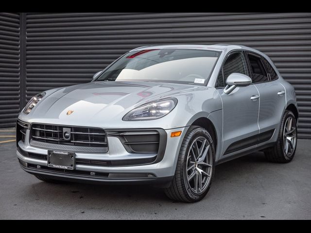 2024 Porsche Macan Base