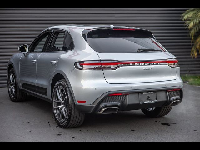 2024 Porsche Macan Base