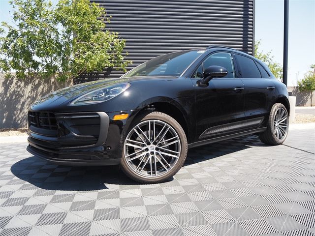 2024 Porsche Macan Base