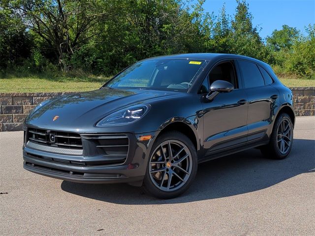 2024 Porsche Macan Base