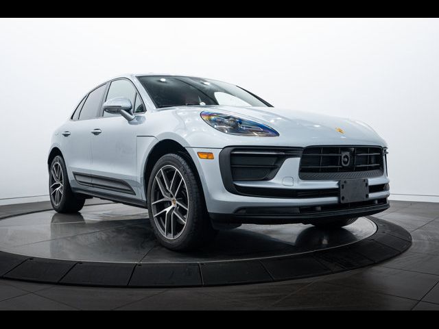 2024 Porsche Macan Base