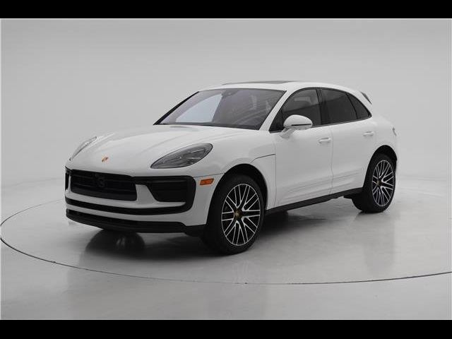 2024 Porsche Macan Base