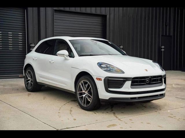 2024 Porsche Macan Base