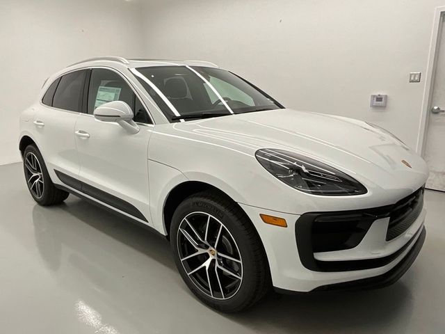 2024 Porsche Macan Base